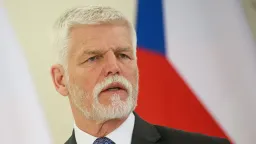 Prezident Pavel se kvůli účasti na summitu NATO obrátil na Ústavní soud