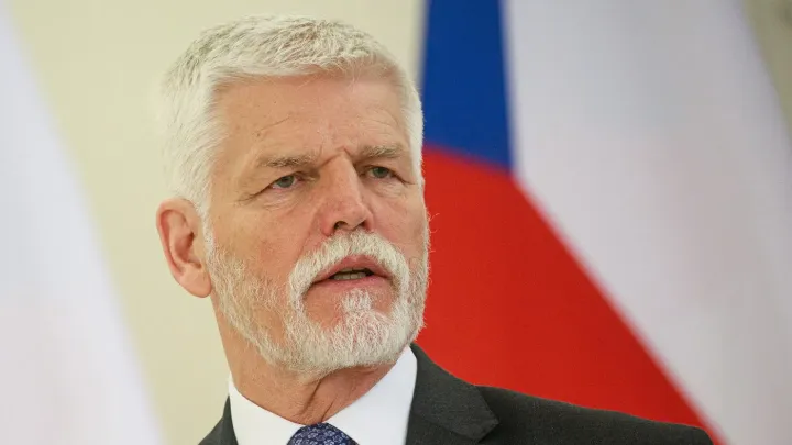 Prezident Pavel se kvůli účasti na summitu NATO obrátil na Ústavní soud
