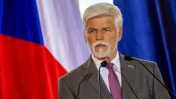 Ústavní soud uložil vládě, aby zajistila účast Pavla na summitu NATO