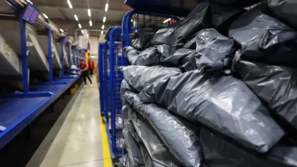 Zavedení cla pro levné zásilky ze zemí mimo EU narovná podmínky trhu