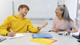Lidé, kteří umí dva jazyky, podle vědců stárnou výrazně pomaleji. Rozdíl může být překvapivě velký
