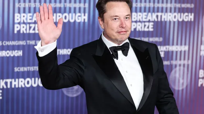 Elon Musk se začal hádat s Tomem Hollandem o Odyssee, spletl si ale lidi