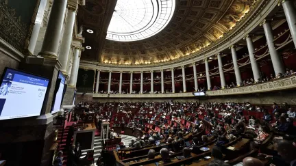 Francouzský parlament schválil zákon, který umožní asistované sebevraždy