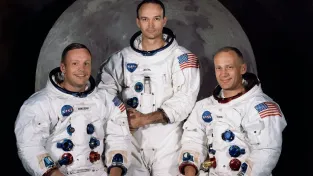 Astronautům hrozilo, že zůstanou na Měsíci. Zachránil je nečekaný předmět. Teď šel do dražby.