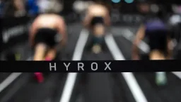 Lidé kvůli němu měsíce trénují. Co je Hyrox a proč mu propadá celý svět?