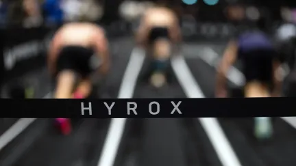 Lidé kvůli němu měsíce trénují. Co je Hyrox a proč mu propadá celý svět?
