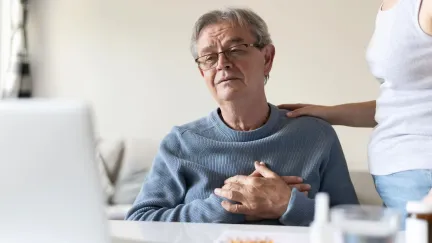Infarkt u žen skoro nikdy nebolí na hrudi. Podle NZIP se hlásí úplně jinak