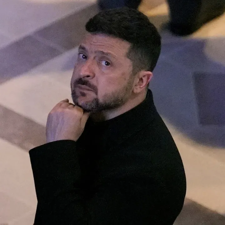 Ukrajinu podle Zelenského čeká v noci velký ruský útok, vyzval spojence k pomoci