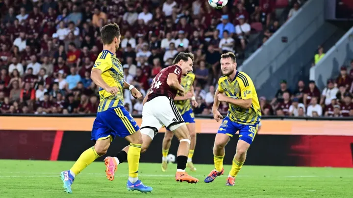 Fotbalisté Sparty porazili v lize Zlín 3:1, trefil se i norský debutant Brunes