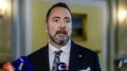 Červený chce peníze ušetřené za rekultivaci rozdělit obcím podle původní dohody