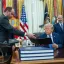 Trump chce znovu omezit nabývaní amerického občanství narozením se v USA