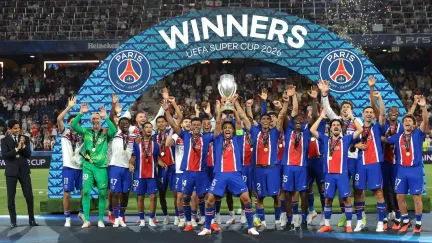 Fotbalisté PSG obhájili vítězství v Superpoháru, porazili Aston Villu 2:1