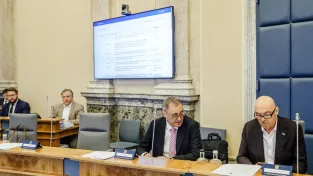 Ministři se v pondělí vrátí do Strakovy akademie, tématem stanovil Babiš sucho