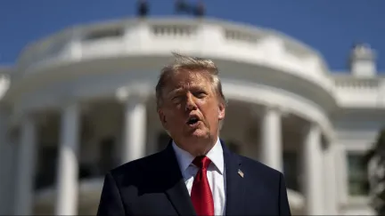 Trump vyhlásil ekonomickou válku Íránu, pohrozil všem, kdo by Teheránu pomáhali
