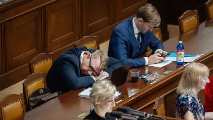 Poslanci znovu posoudí spornou novelu k veřejným rozpočtům, kterou vetoval Pavel