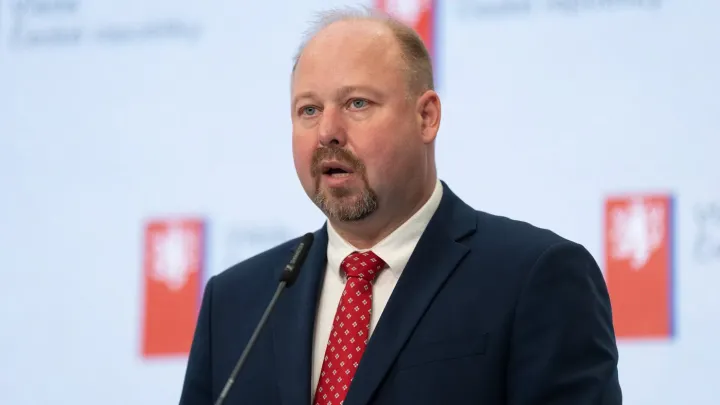 Tejc slíbil investovat desítky milionů korun do výrobních hal ve věznicích