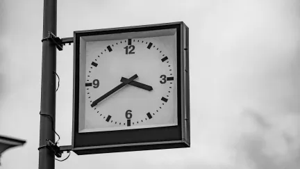 Vláda se chystá v pondělí schválit termíny střídání času v dalších pěti letech
