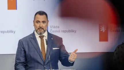 Červený: V NP Šumava unikají do půdy toxické látky po československé armádě