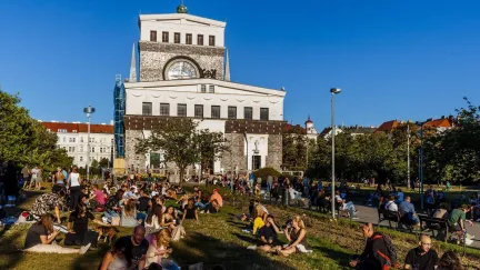 Na náměstí Jiřího z Poděbrad v Praze dnes začne Vinohradské vinobraní
