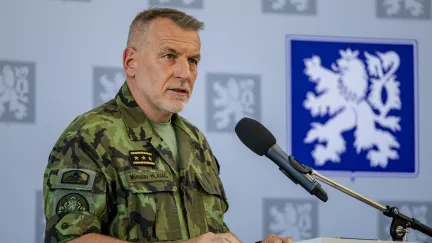 Armáda ve středu začne průzkum kontaminovaného území na Šumavě, řekl Hlaváč ČT