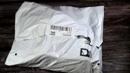 Evropský parlament schválil poplatek pro malé zásilky z e-shopů mimo EU