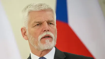 Prezident vetoval omezení svých pravomocí ohledně vedoucích stálých misí