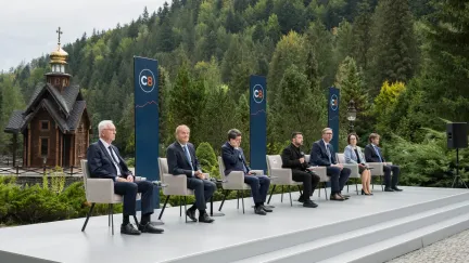 Zelenskyj v Bukovelu přivítal představitele Karpatské osmičky, za ČR je Drahoš