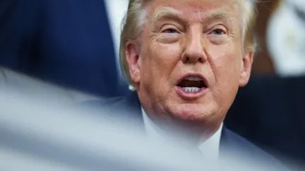 Trump oznámil vypovězení CNN, MSNOW a Politico z Bílého domu, pohrozil dalším