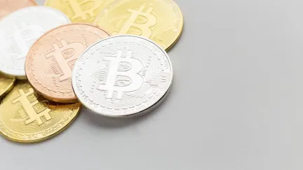 Cena bitcoinu vystoupala nejvýše od ledna, přesáhla 85 000 dolarů