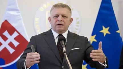 Slovensko omezí marže při prodeji paliv a zlevní jízdné na železnici, řekl Fico