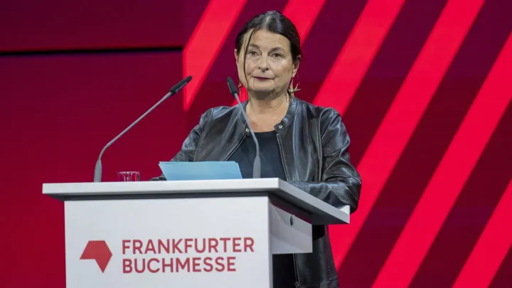 Denemarková ve Frankfurtu kritizovala ministra kultury, na Klempíře pískali