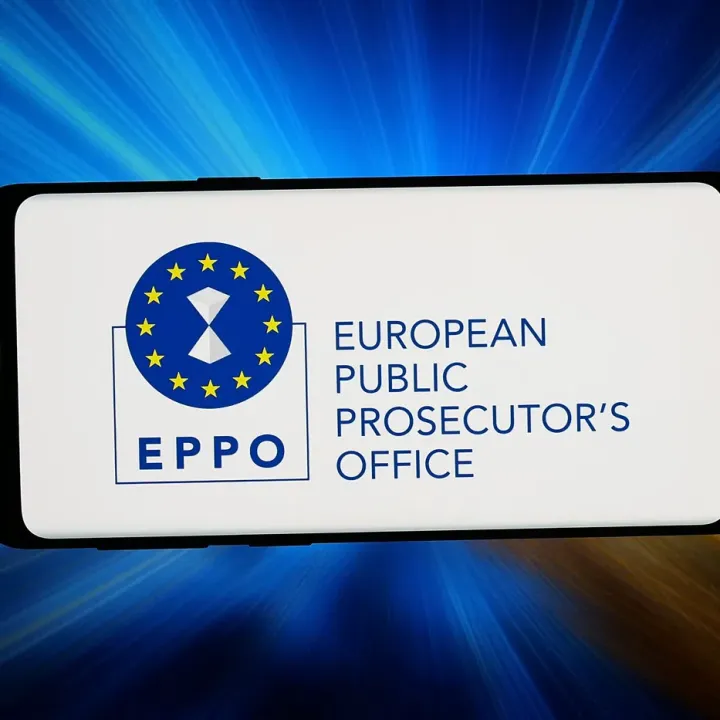 Úřad EPPO obžaloval čtyři lidi za daňový podvod se škodou 4,8 miliardy Kč