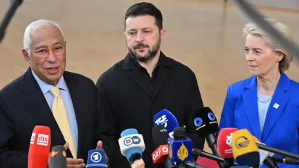 V Bruselu začal druhý den summitu EU, jednání o Ukrajině se účastní Zelenskyj
