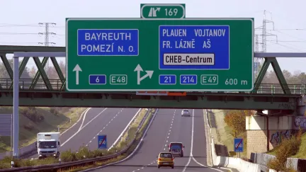 Senát se bude zabývat cenami dálničních známek a pravidly pro cizince