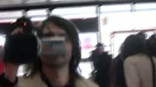 Parodie na reklamu - Idioti ovládli pražský metro