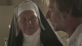 Fotograf - ukázka z filmu, Kozy z blůzy