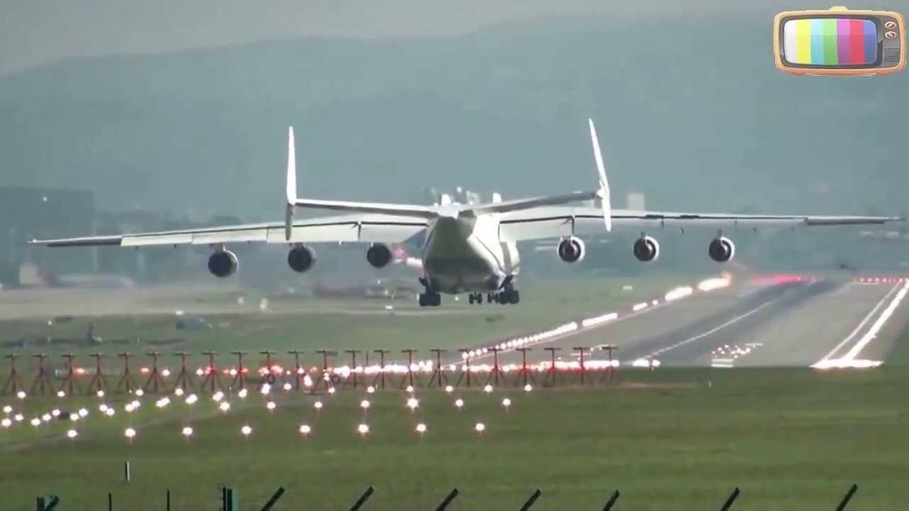Jak přistává největší letadlo na světě, An-225 Mrija
