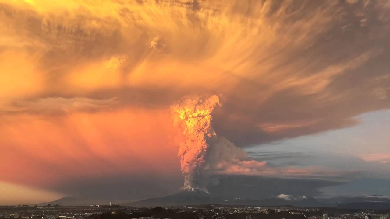 Dokonalý časosběr erupce chilské sopky