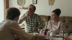 Domácí péče - teaser ..., chlast a chlebíčky