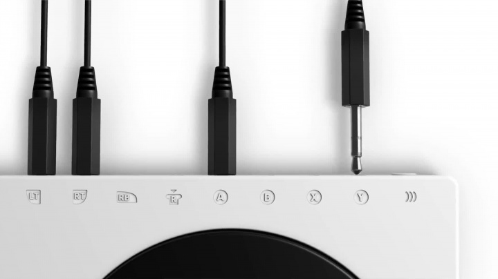 How it works: Explore the Xbox Adaptive Controller [with Audio Description]