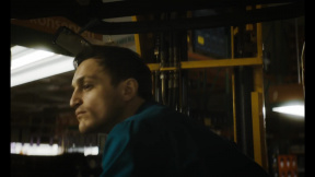 Láska mezi regály: Trailer