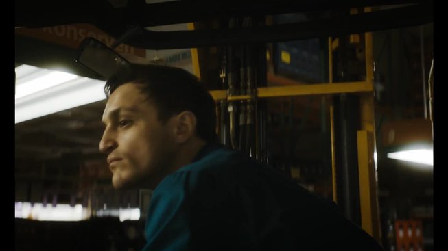 Láska mezi regály: Trailer