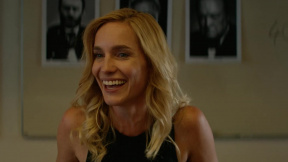 Pod parou - oficiální trailer